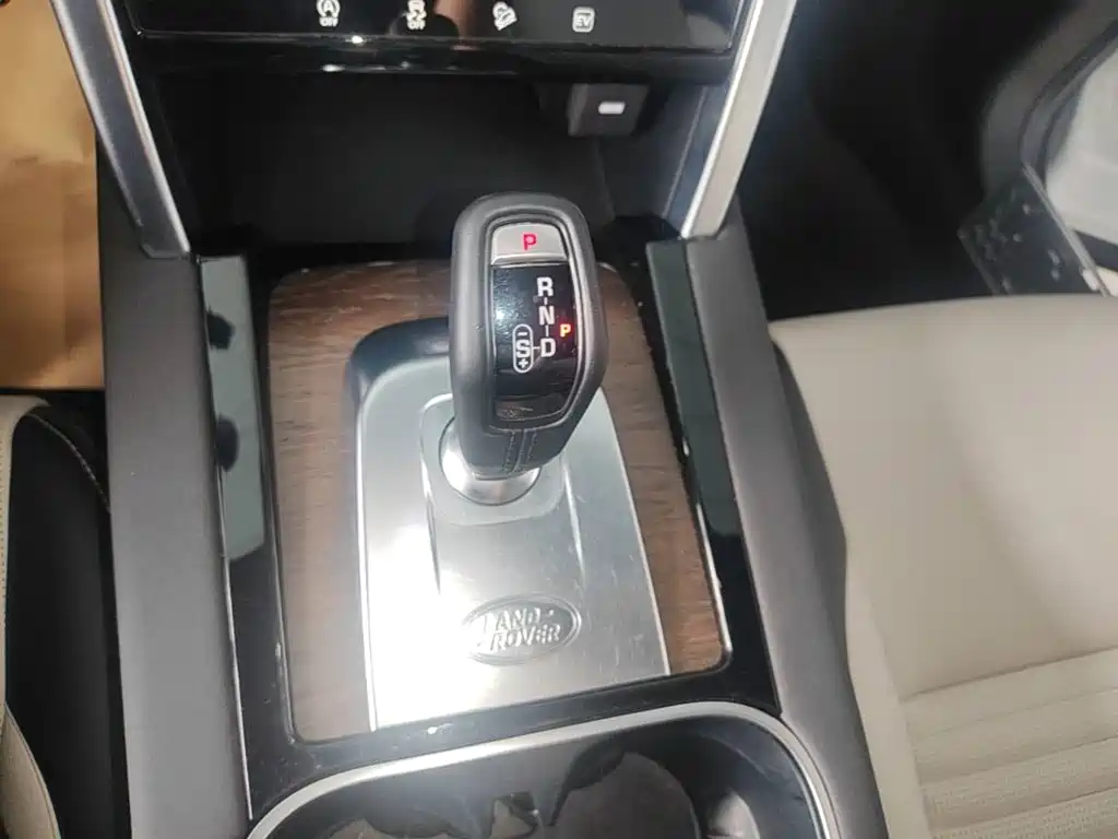 Land Rover Discovery Sport Hybrid — фото 14