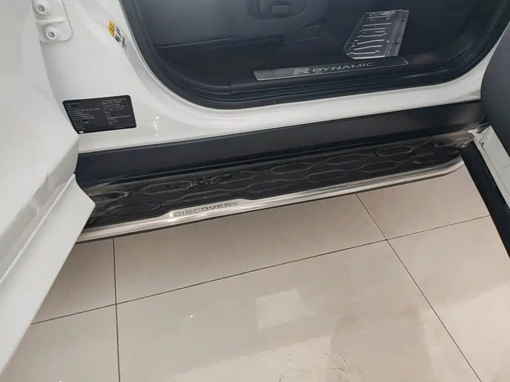 Land Rover Discovery Sport Hybrid — фото 21