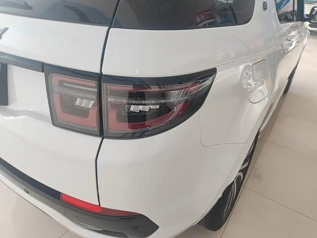 Land Rover Discovery Sport Hybrid — фото 8
