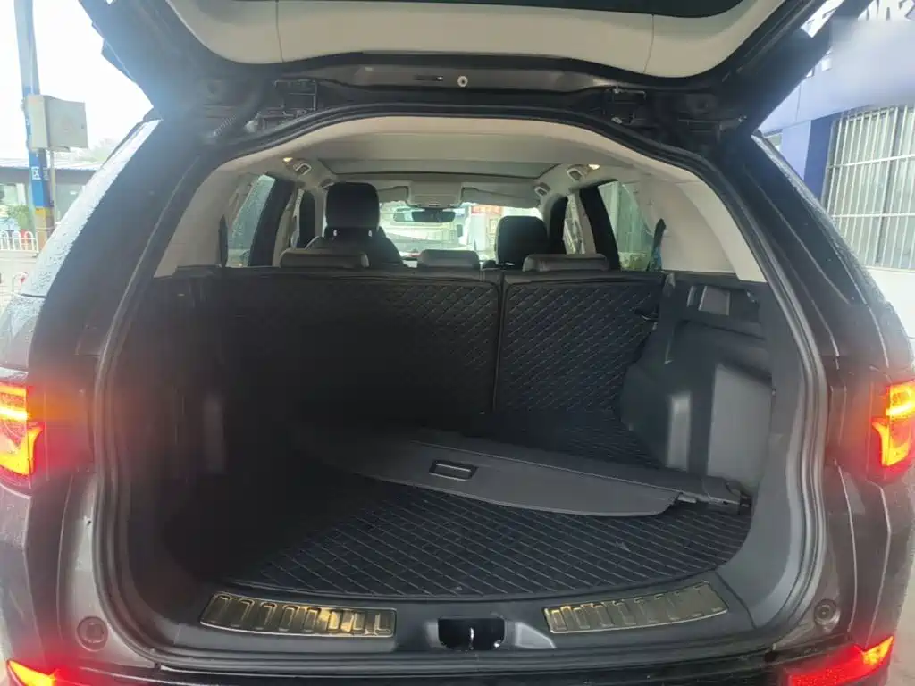 Land Rover Discovery Sport — фото 19