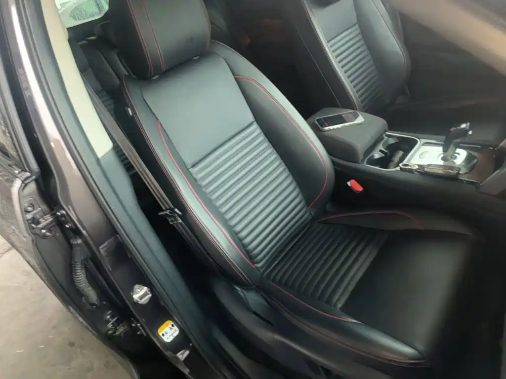 Land Rover Discovery Sport — фото 25