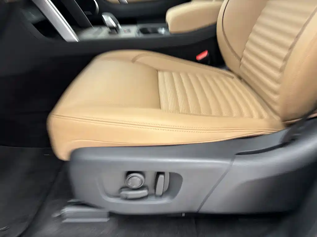 Land Rover Discovery Sport — фото 13