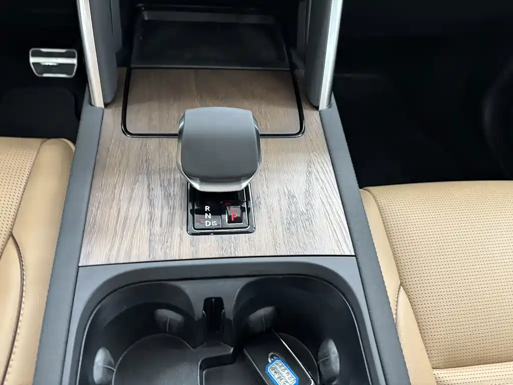 Land Rover Discovery Sport — фото 18