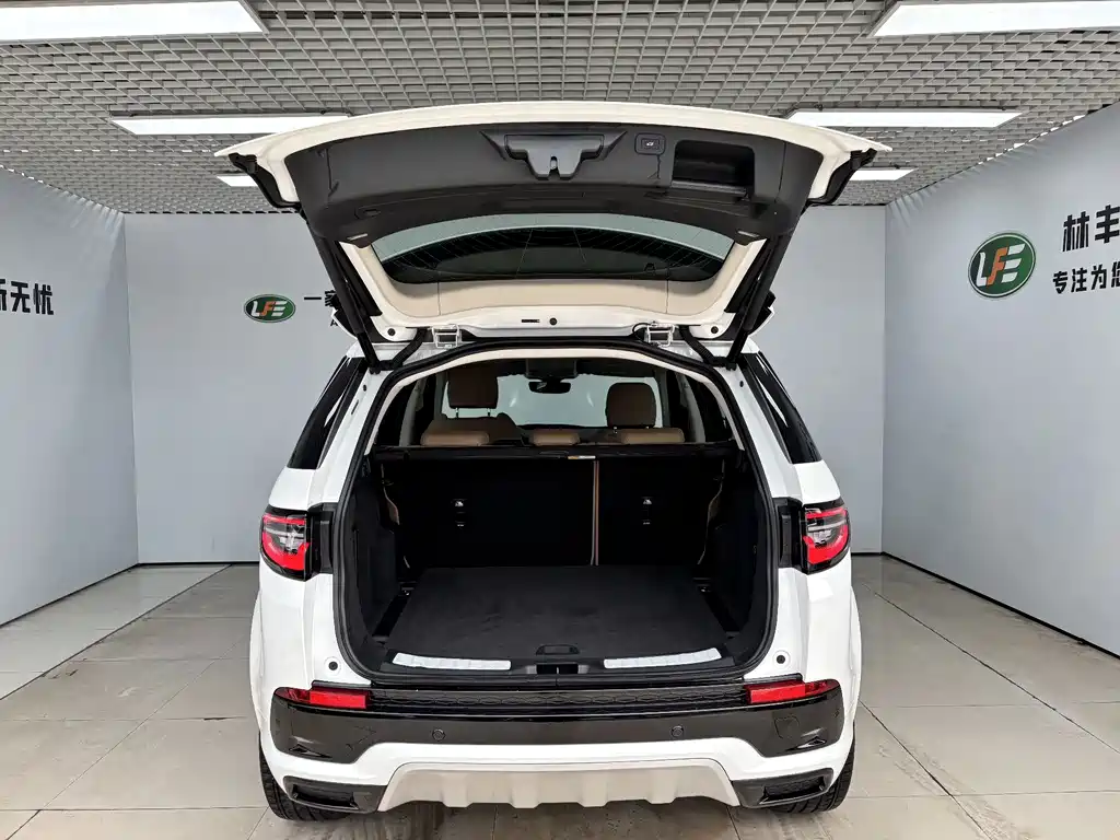 Land Rover Discovery Sport — фото 29
