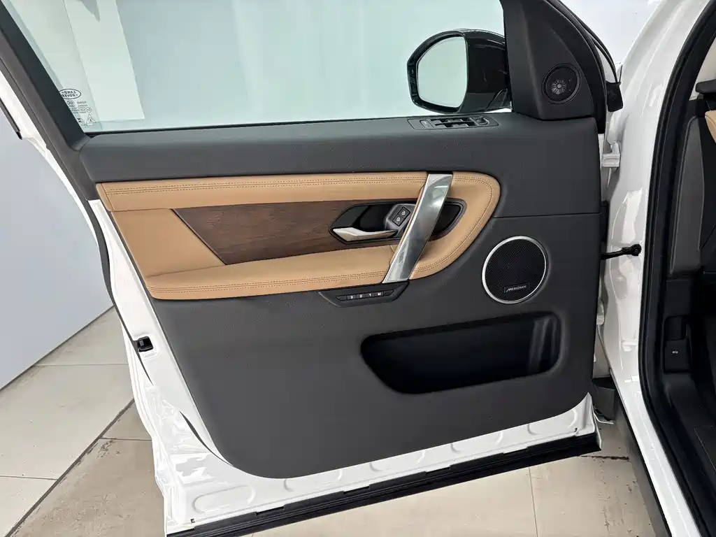 Land Rover Discovery Sport — фото 10