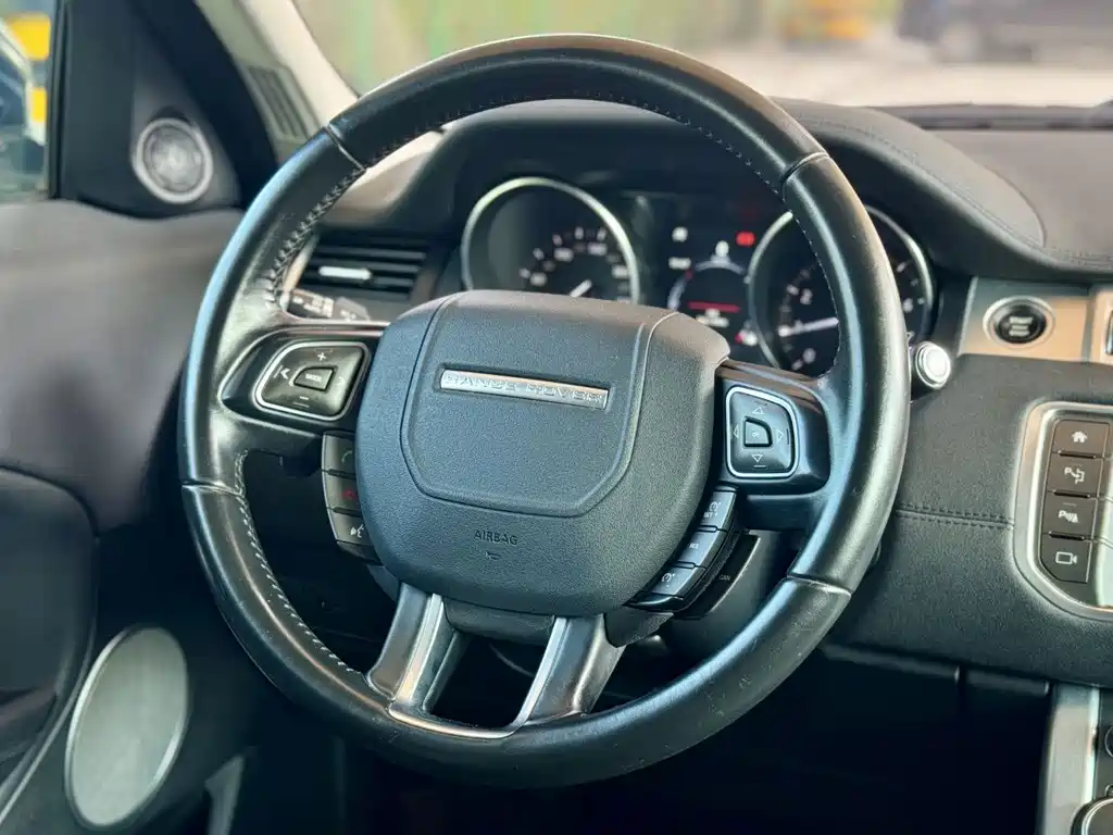 Land Rover Evoque — фото 9