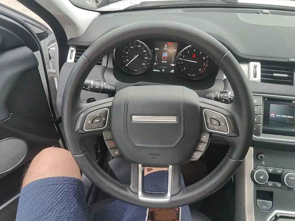 Land Rover Evoque — фото 11