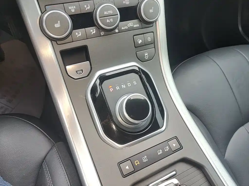 Land Rover Evoque — фото 14