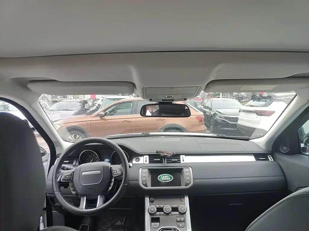 Land Rover Evoque — фото 18