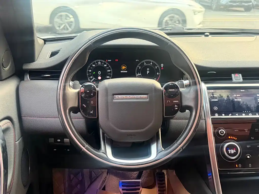 Land Rover Discovery Sport — фото 14
