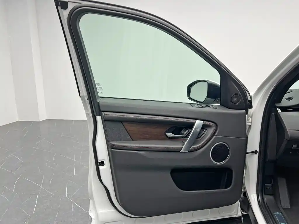 Land Rover Discovery Sport — фото 13