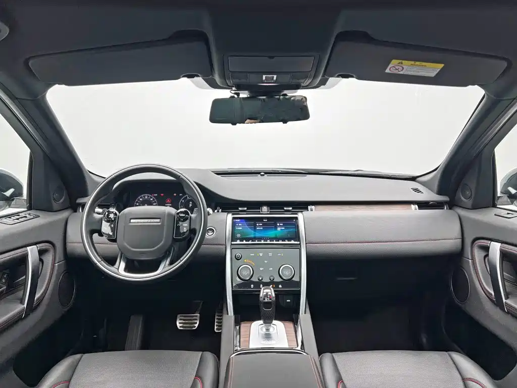 Land Rover Discovery Sport — фото 24