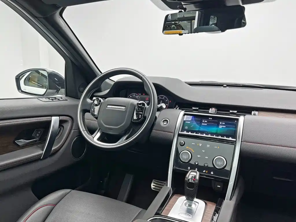 Land Rover Discovery Sport — фото 25