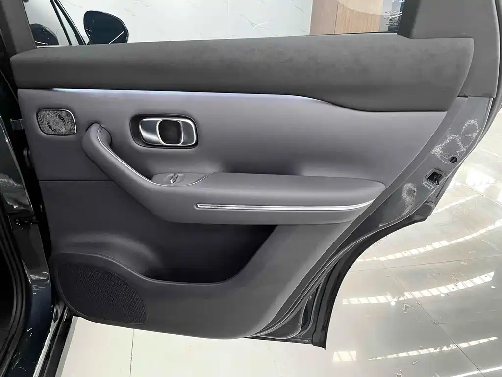 Leapmotor Leapmotor C10 — фото 14