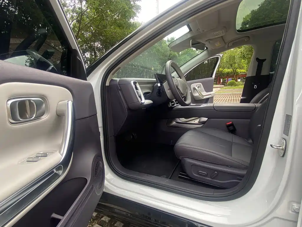 Leapmotor Leapmotor B01 — фото 9