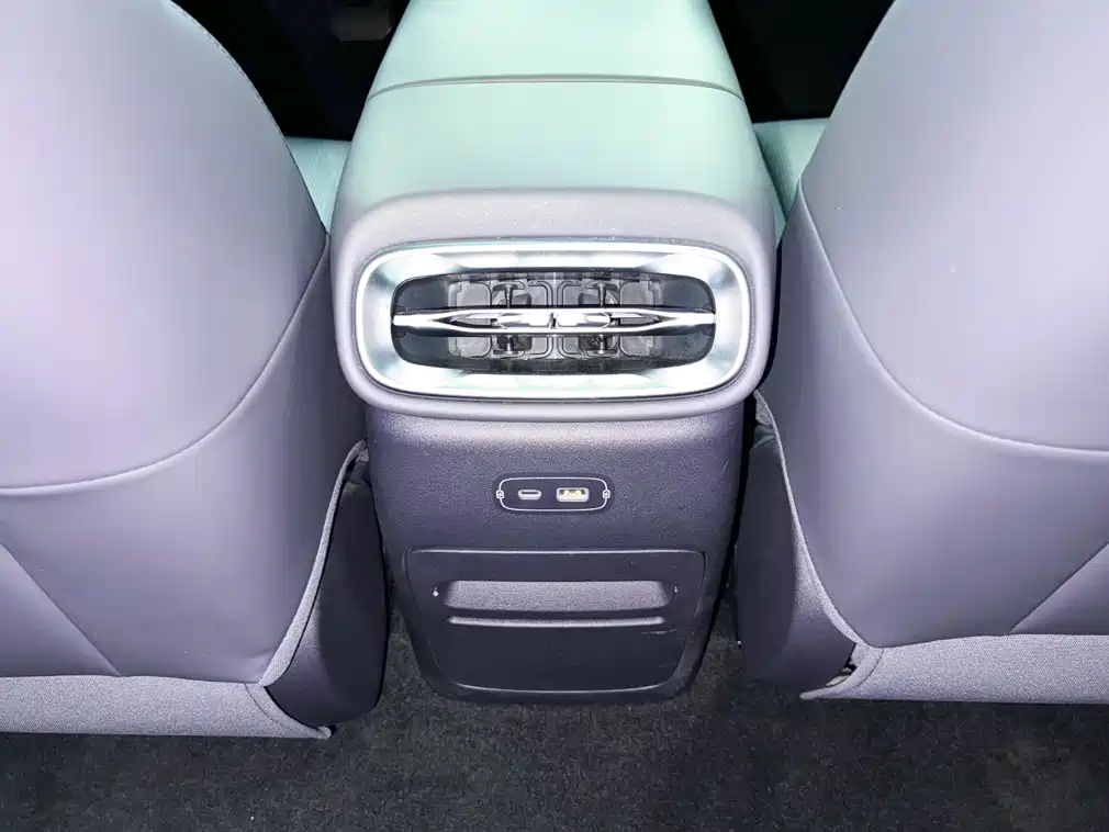 Leapmotor Leapmotor B01 — фото 25
