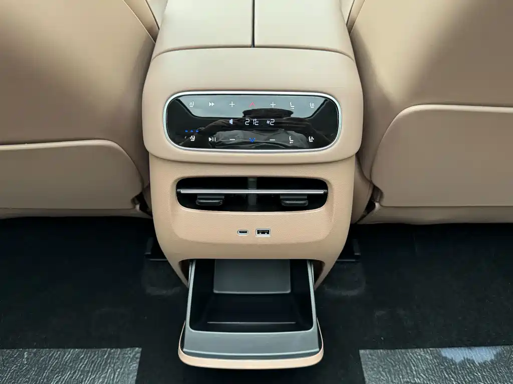 Leapmotor Leapmotor C11 — фото 13