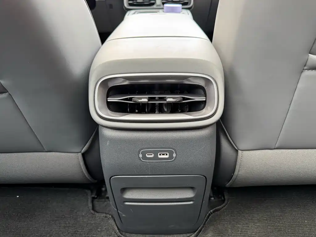 Leapmotor Leapmotor Lafa5 — фото 20