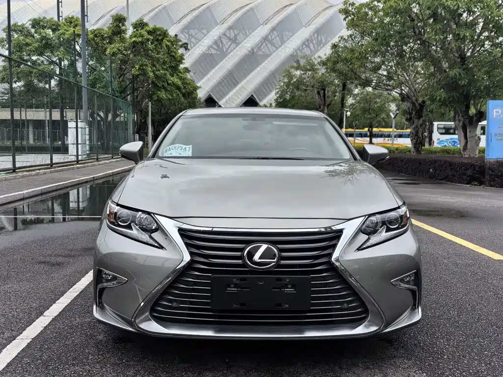 Lexus ES — фото 3