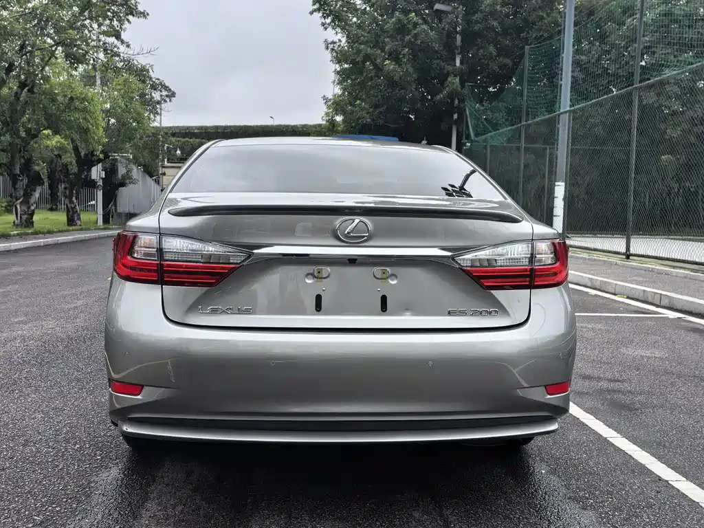 Lexus ES — фото 4