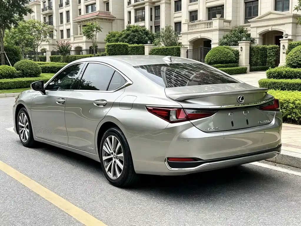 Lexus ES — фото 7