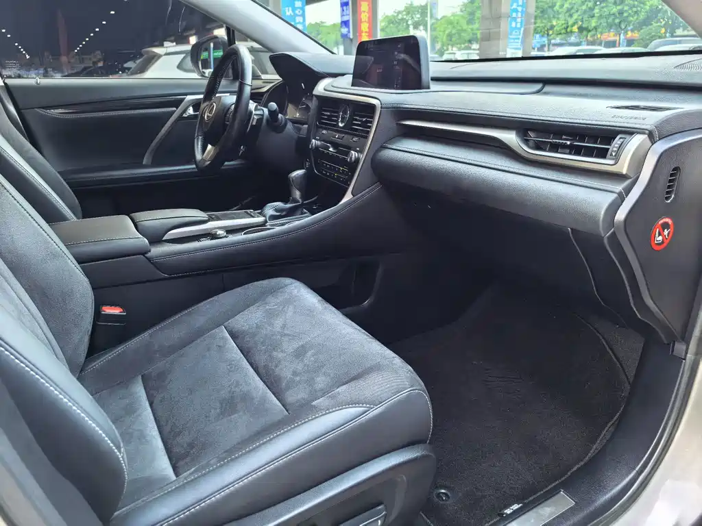 Lexus RX — фото 14