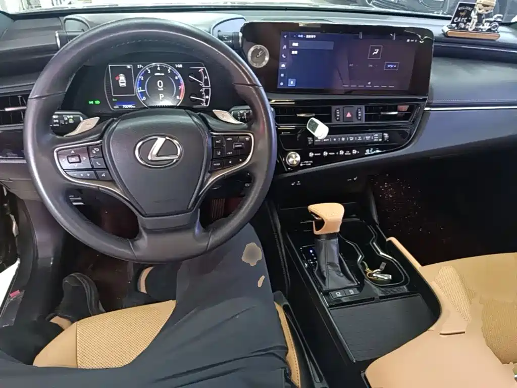 Lexus ES — фото 10