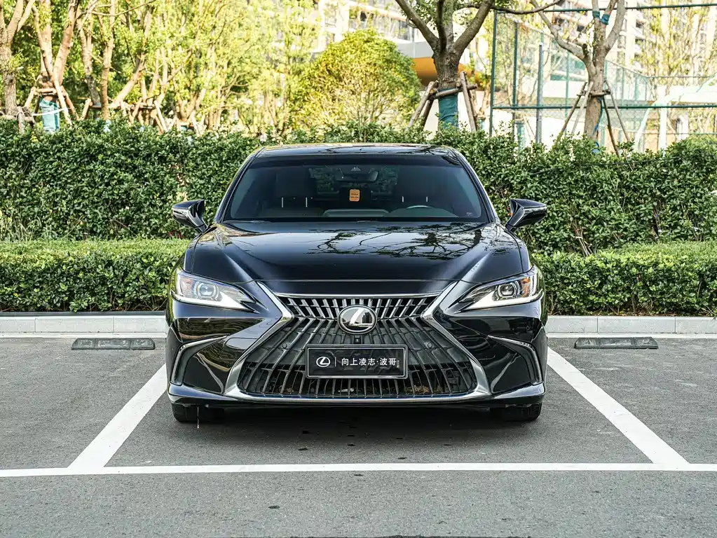 Lexus ES — фото 2