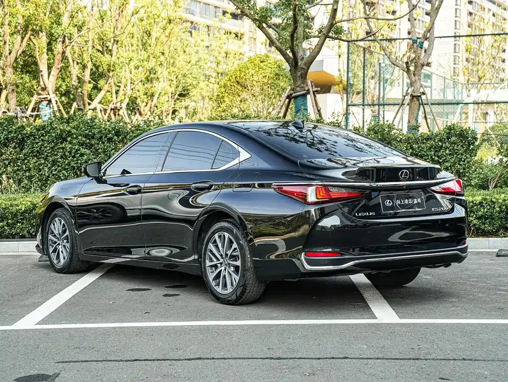 Lexus ES — фото 6