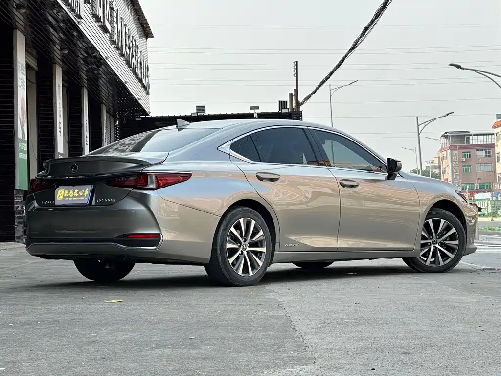 Lexus ES — фото 4