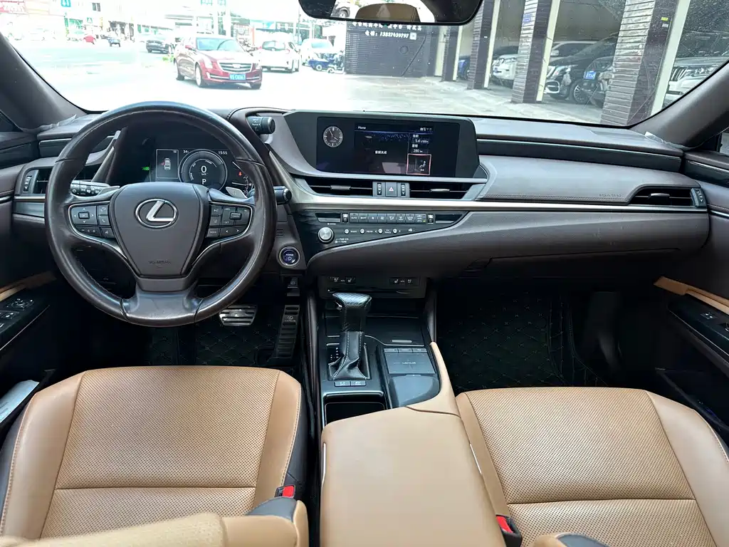 Lexus ES — фото 10