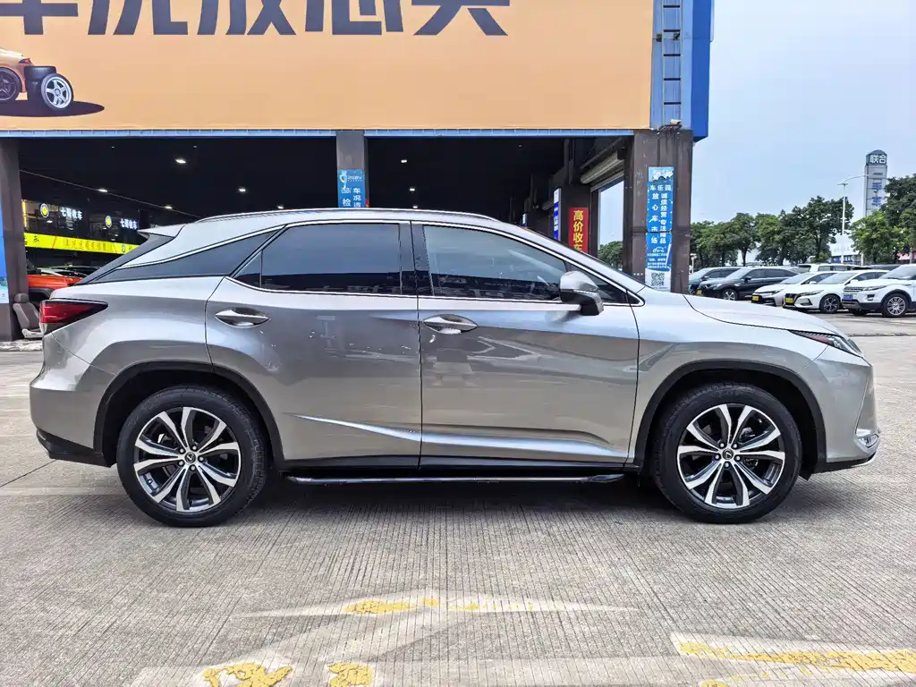 Lexus RX — фото 8