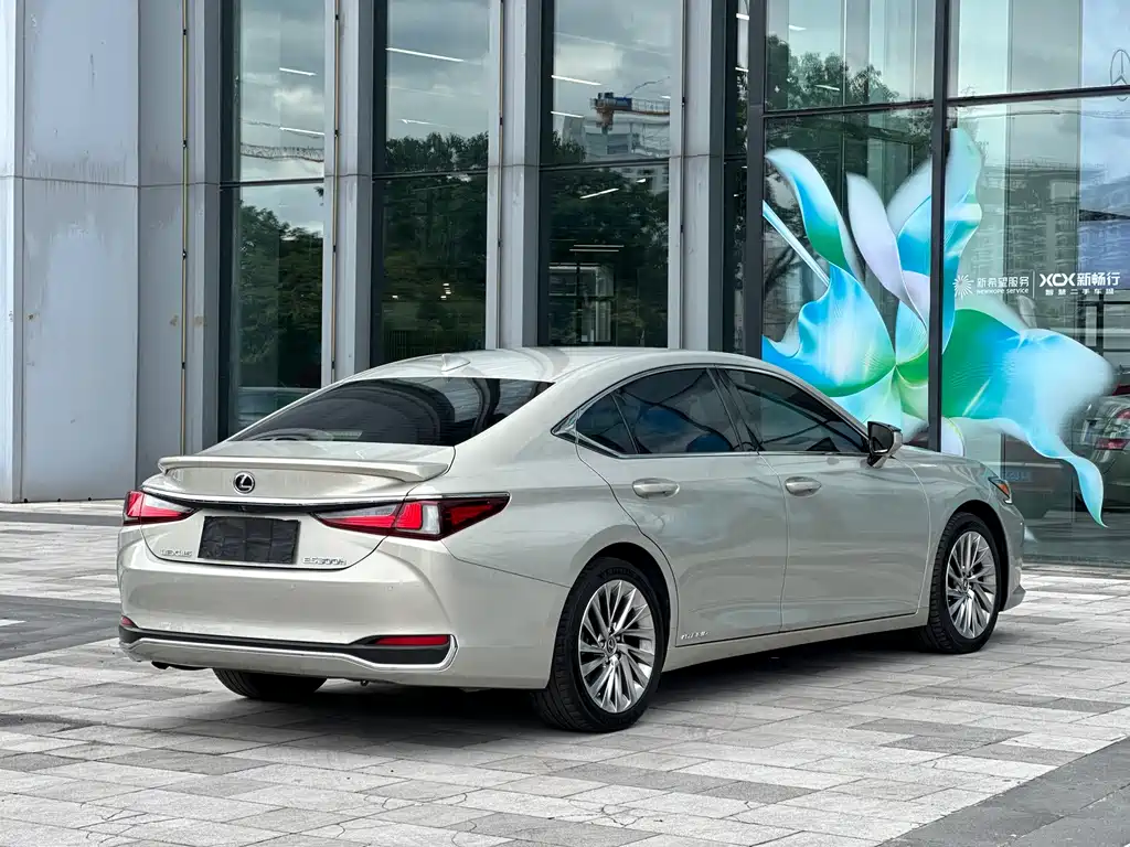 Lexus ES — фото 2