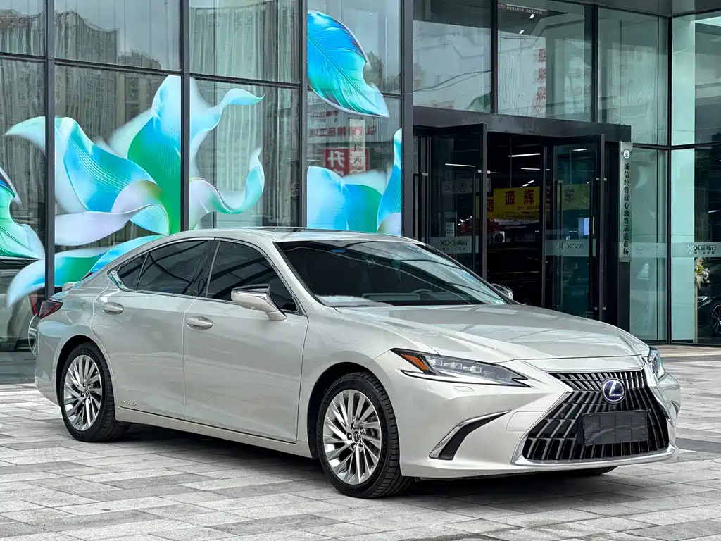 Lexus ES — фото 9