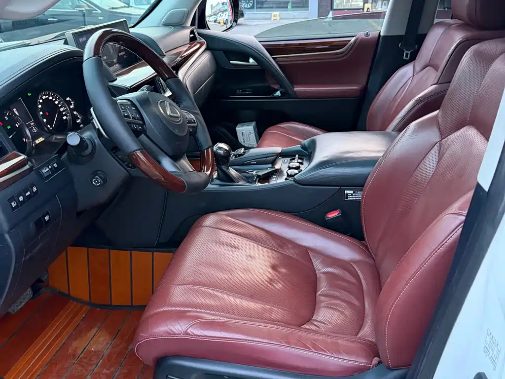 Lexus LX — фото 4