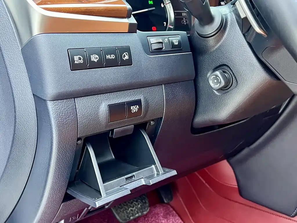 Lexus LX — фото 23