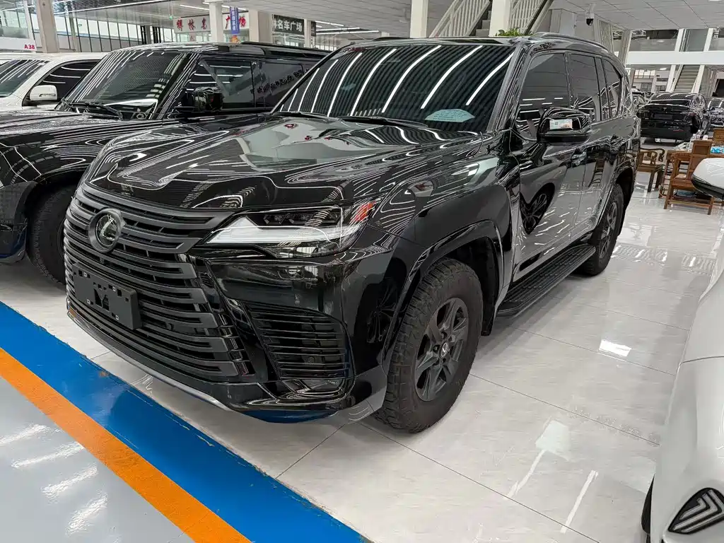 Lexus LX — фото 2