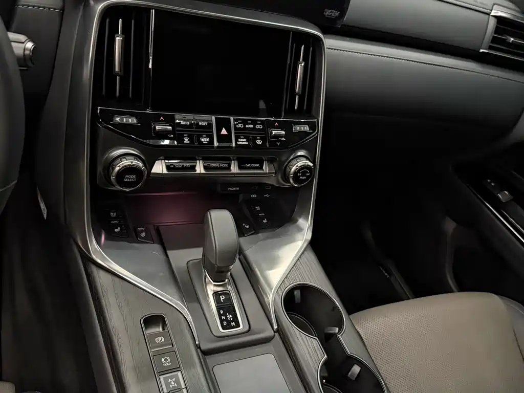 Lexus LX — фото 4