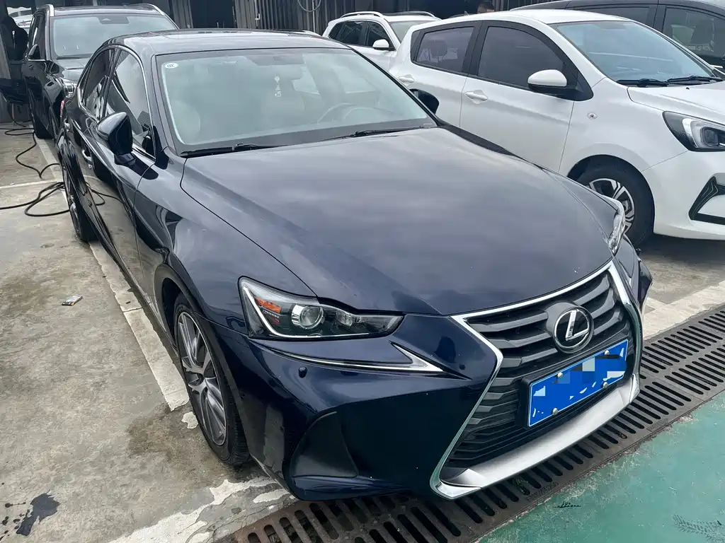 Lexus IS — фото 3