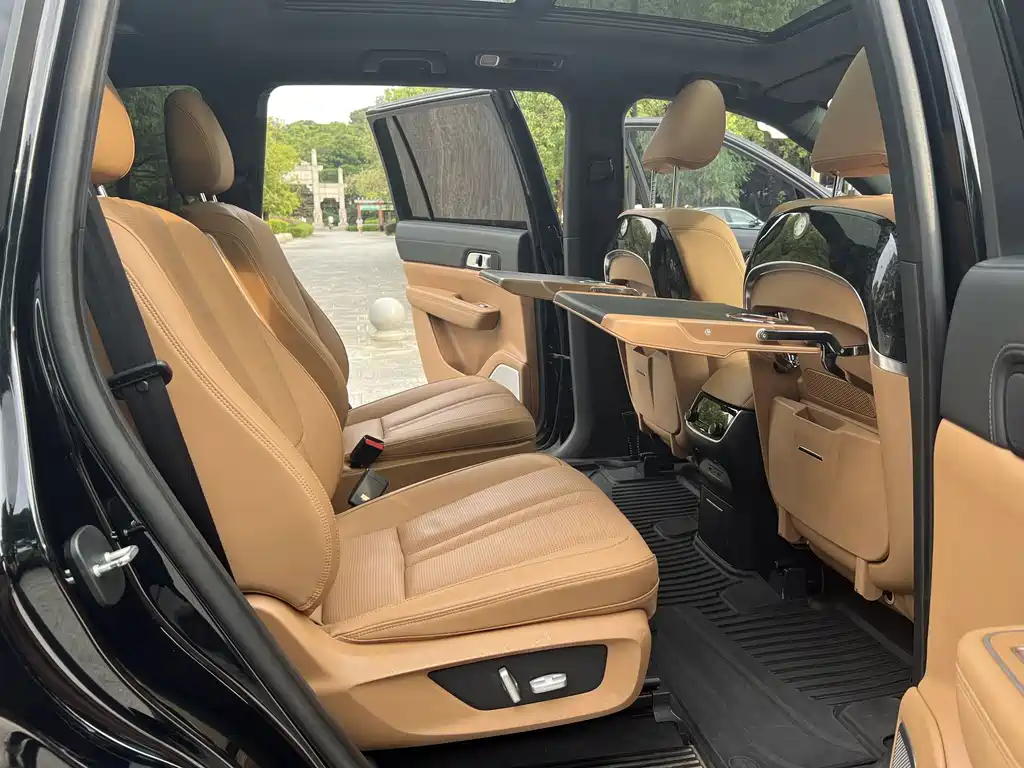 Li Auto Li ONE — фото 10