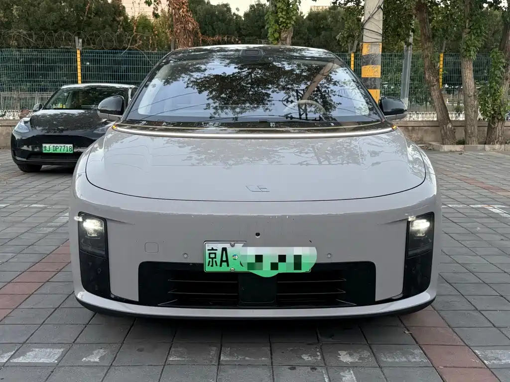 Li Auto Li i8 — фото 2