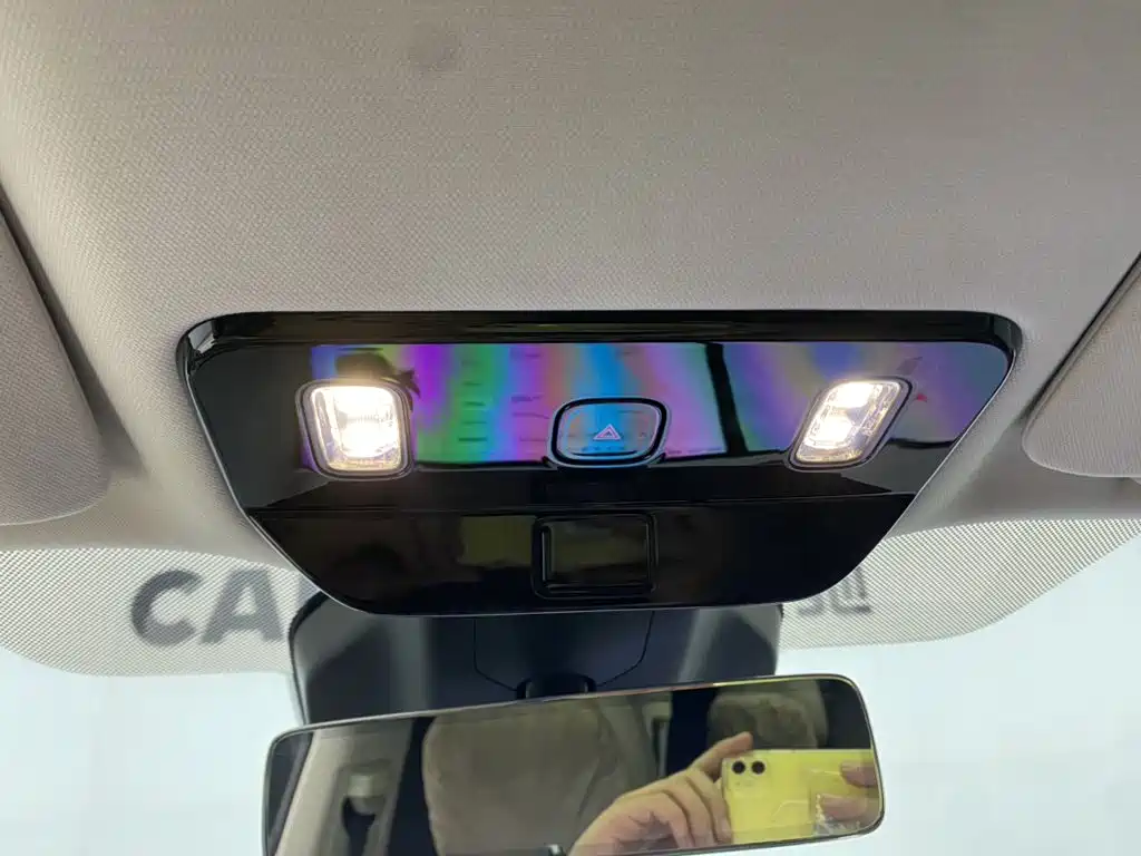 Li Auto Li i8 — фото 21