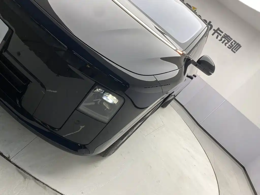 Li Auto Li i8 — фото 9
