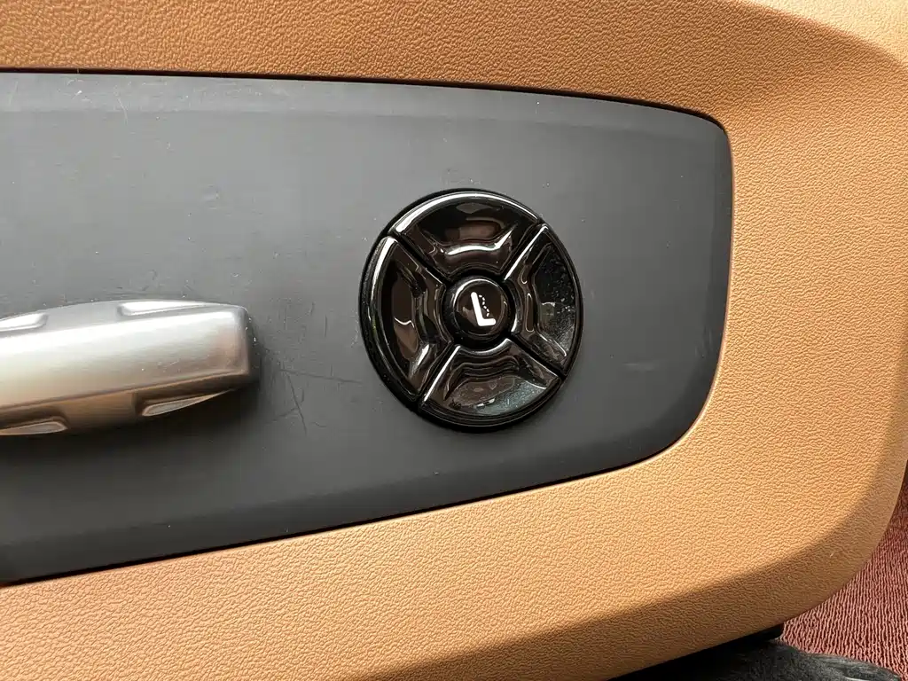 Li Auto Li ONE — фото 19