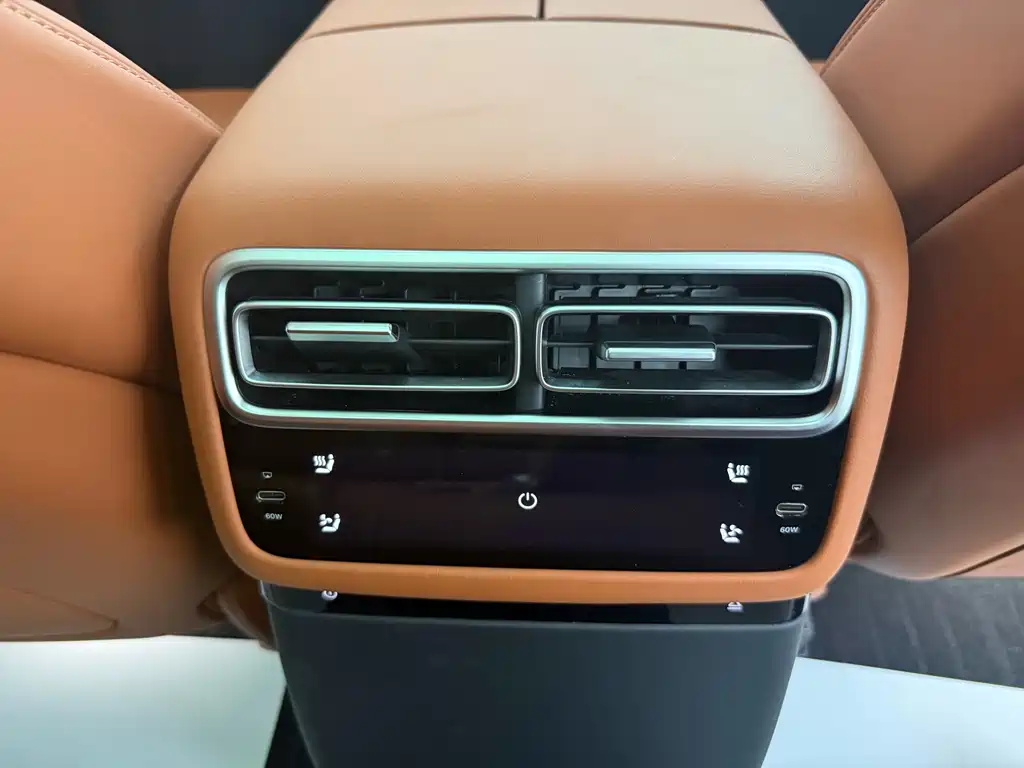 Li Auto Li L7 — фото 20