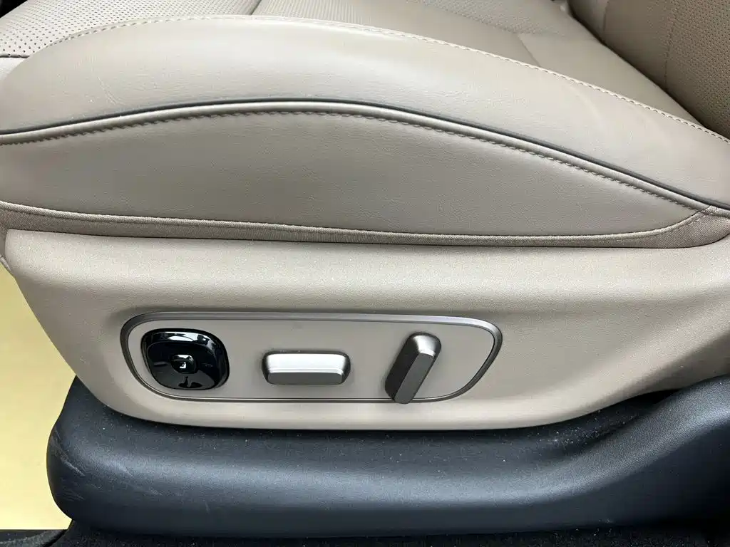 Li Auto Li i8 — фото 49