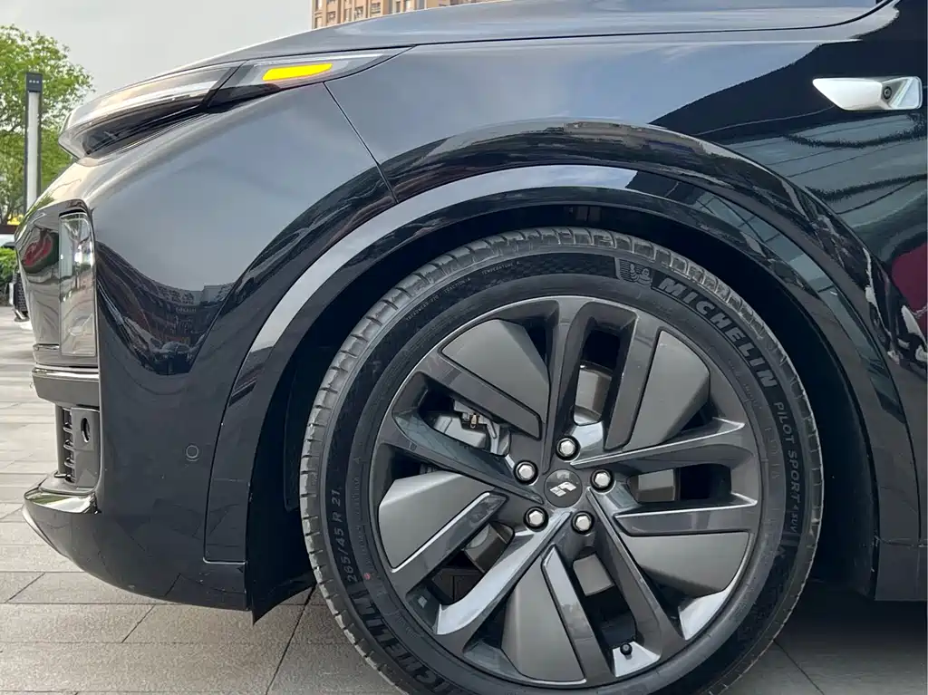 Li Auto Li L9 — фото 10