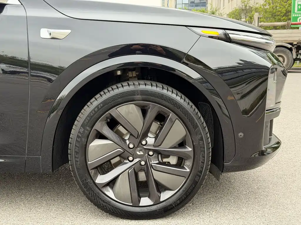 Li Auto Li L7 — фото 24