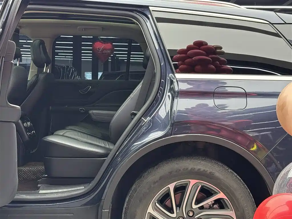 Lincoln Aviator — фото 9