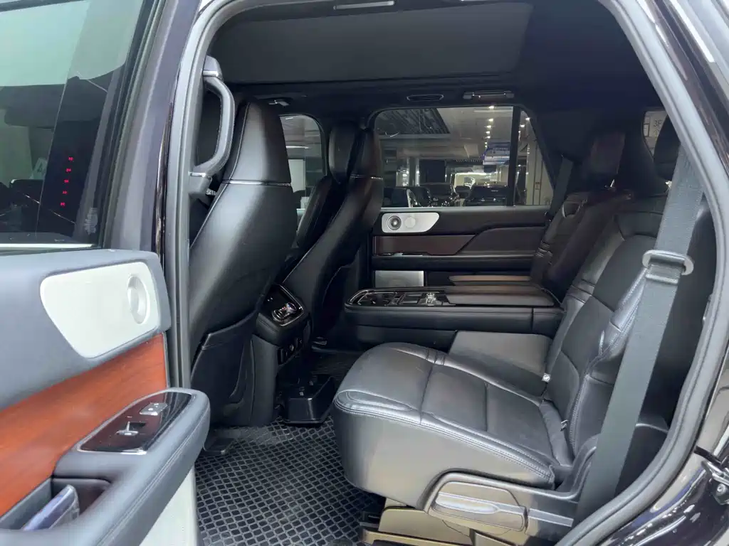 Lincoln Navigator — фото 10